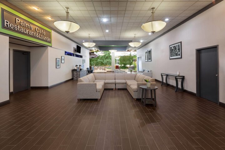 Wyndham Garden Romulus Detroit Metro Airport