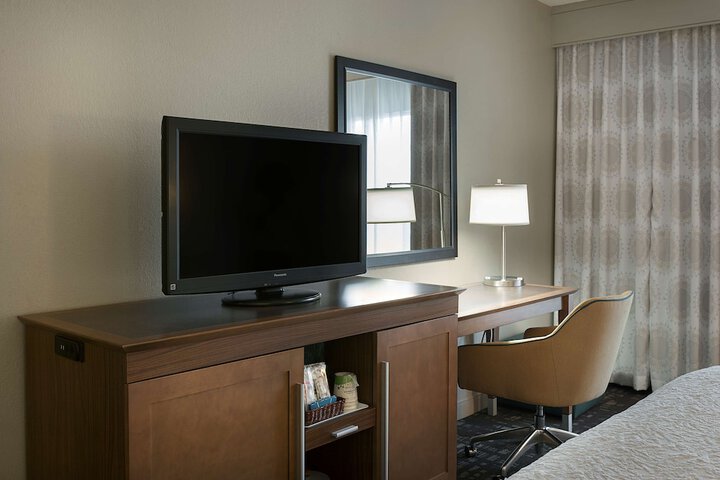 Room 11 of 36