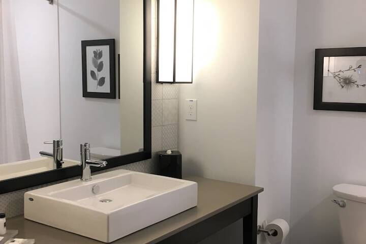 Room 32 of 48