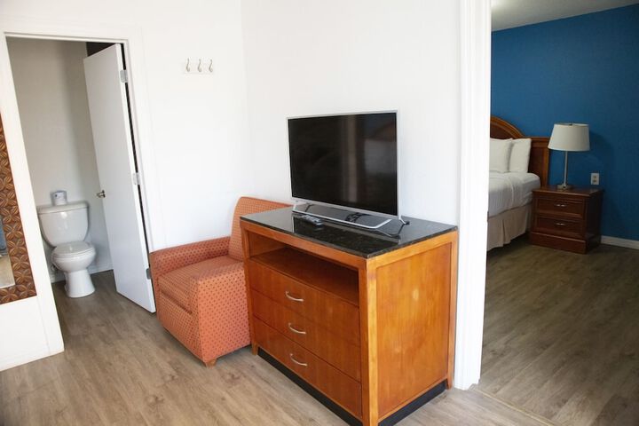 Room 53 of 85