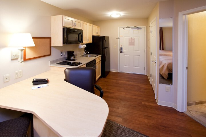 Room 25 of 48