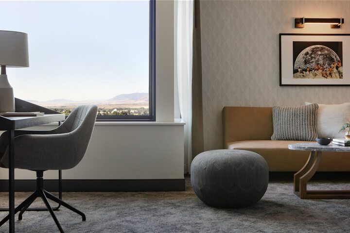 Room 16 of 106