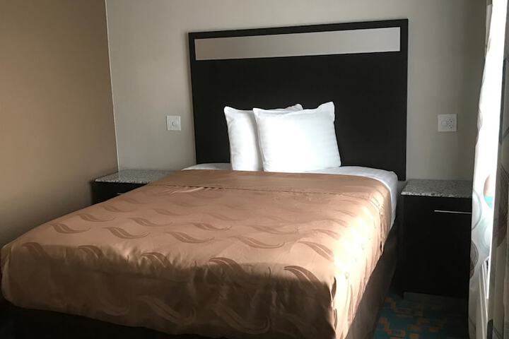 Room 10 of 22