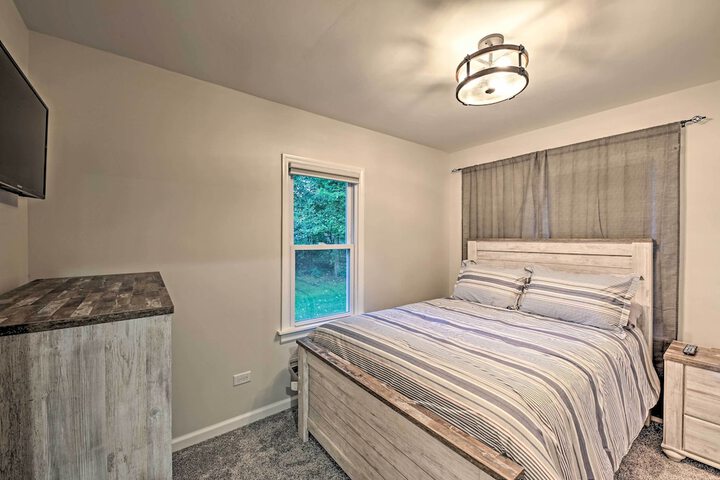 Updated Twin Lakes Cottage Walk to Lake Mary