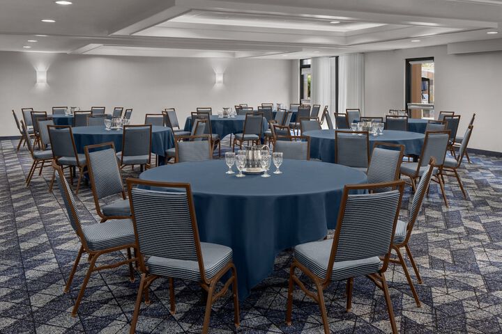 Ballroom/Hall 32 of 37