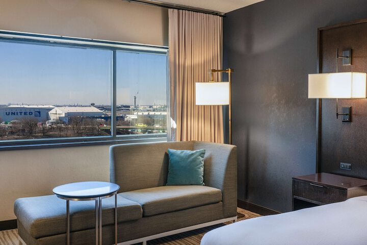 DoubleTree by Hilton Hotel Newark Airport