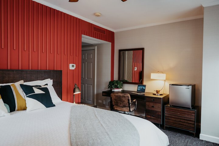 Room 7 of 43