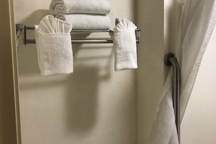 Room 11 of 15