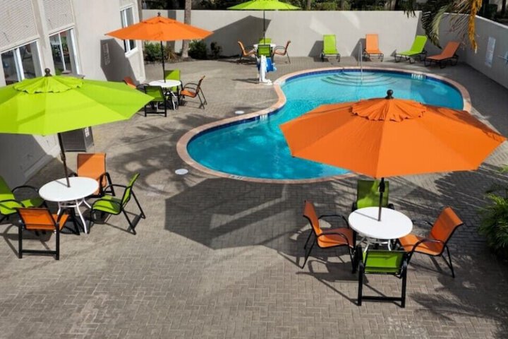 La Quinta Inn & Suites by Wyndham Deerfield Beach I-95