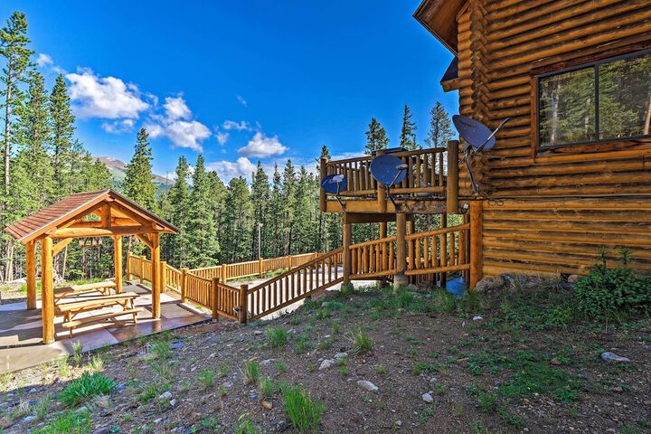 Expansive Alma Cabin w / Hot Tub & Mountain Views!