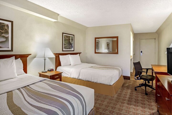 Room 27 of 46