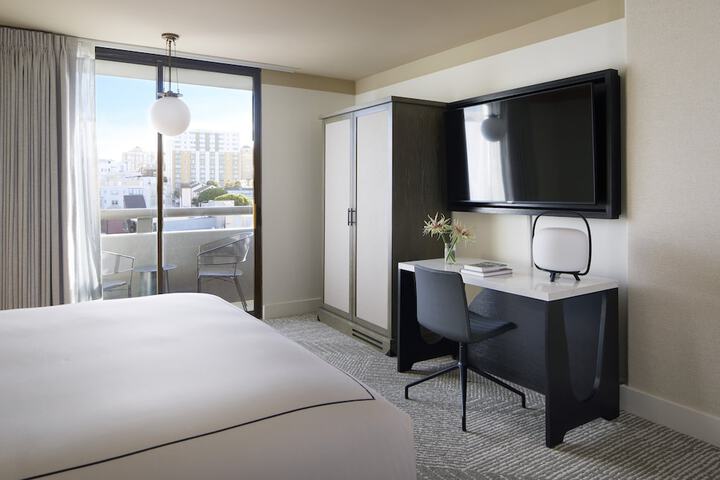 Room 41 of 77