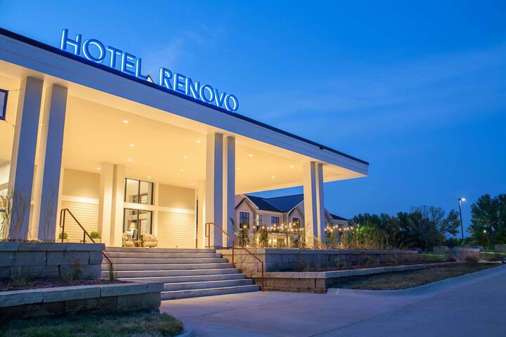 Hotel Renovo Des Moines UrbandaleTapestry Collection Hilton