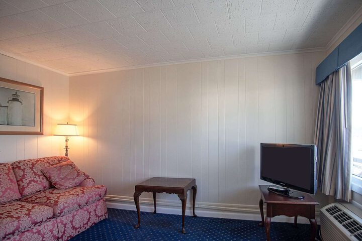 Room 182 of 247