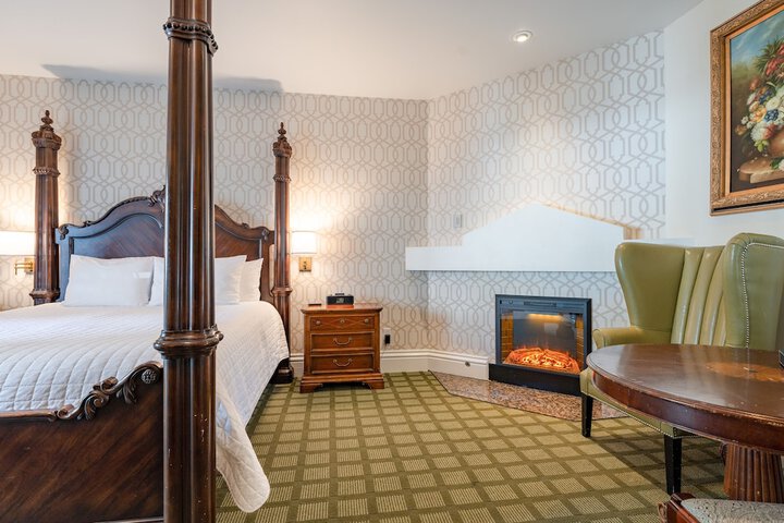 Room 130 of 165