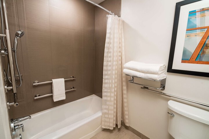 Room 15 of 42