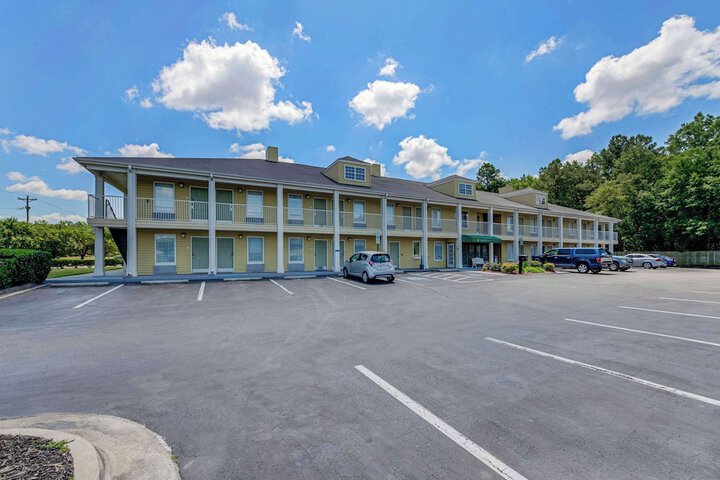 Hotel 5 of 35