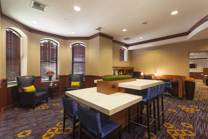Business Center 39 of 43