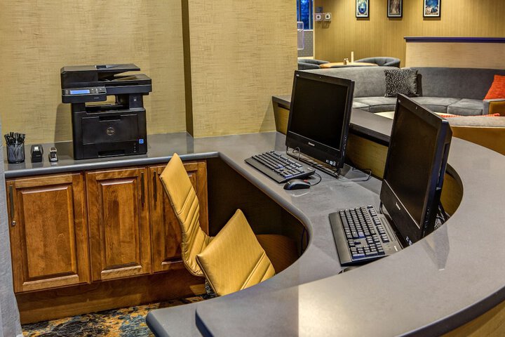 Business Center 45 of 45