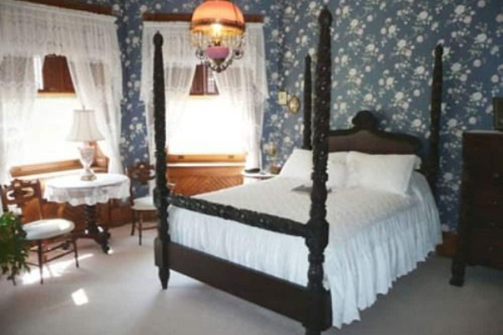 Room 12 of 51