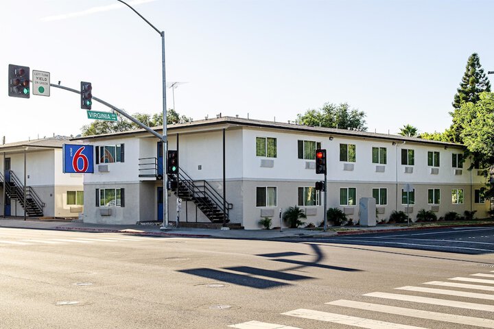 Hotel 4 of 42