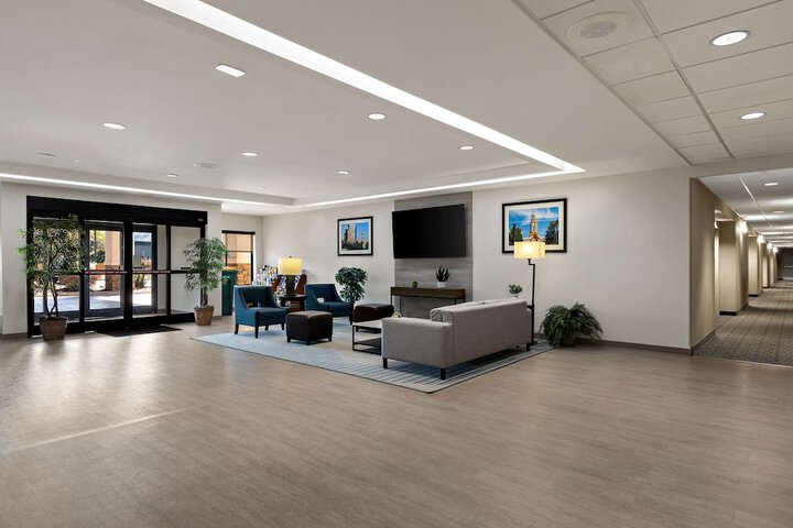 Hotel Interior 14 of 47