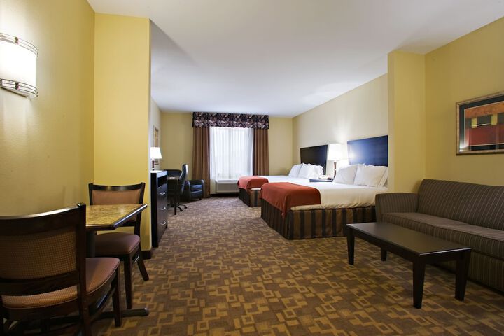 Room 6 of 24