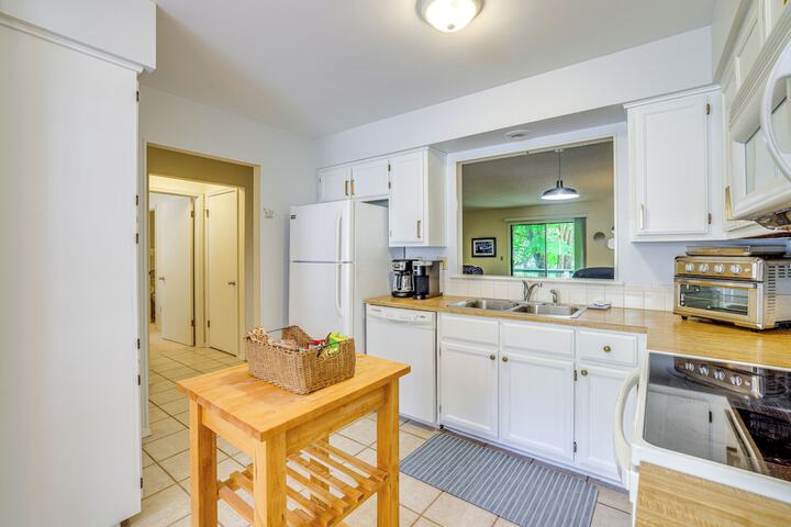 Bella Vista Townhome w / Deck Near Back 40 Trail!