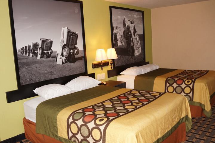 Super 8 by Wyndham Farmers Branch / North Dallas