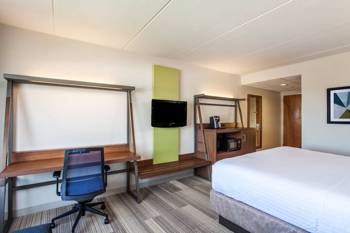 Room 27 of 56