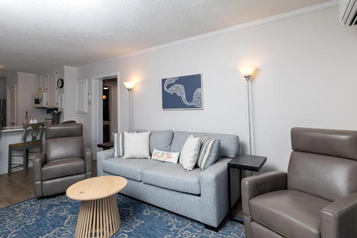 Embrace Oceanfront Elegance: Book Your Stay at Sunrise Oasis