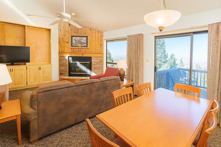 Crown Point Resort
