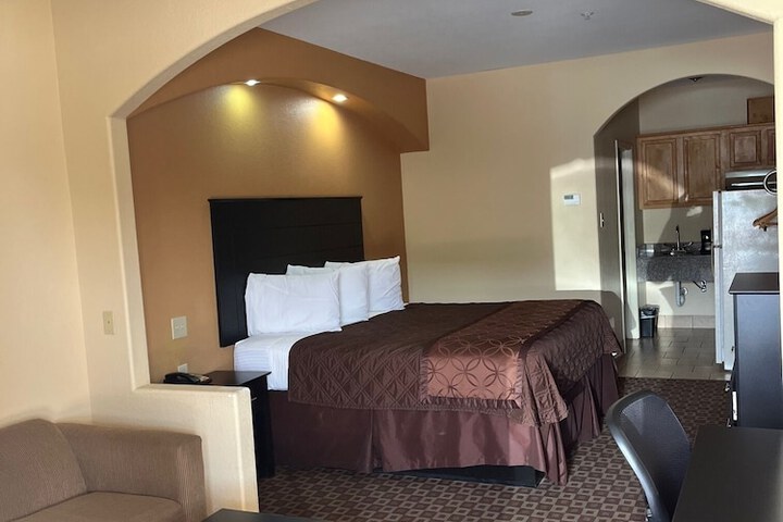 Room 5 of 6