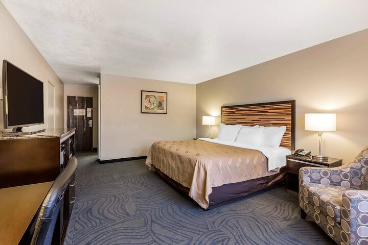 Room 16 of 30