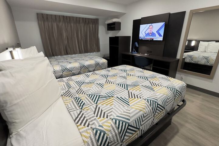 Room 17 of 34
