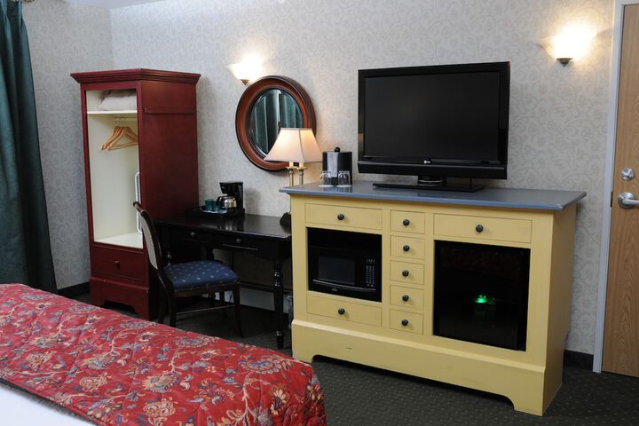 Room 11 of 33