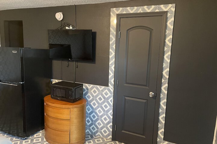 Carole Motel