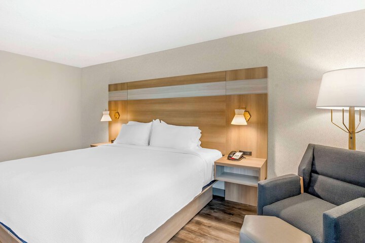 Best Western Plus Heritage Rail-South York / I-83