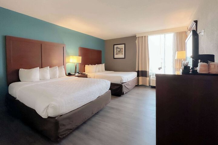 Room 54 of 77
