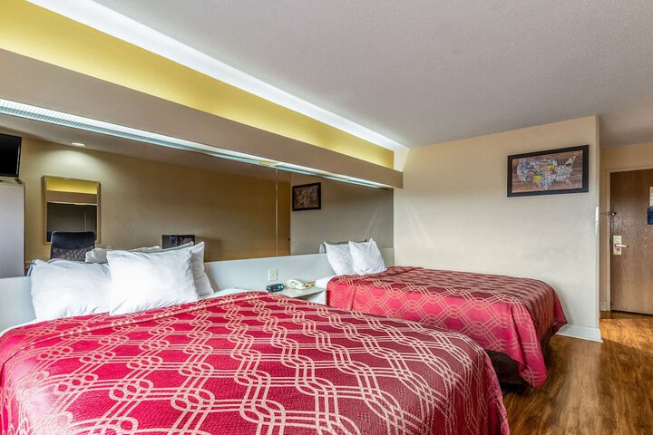 Room 9 of 22