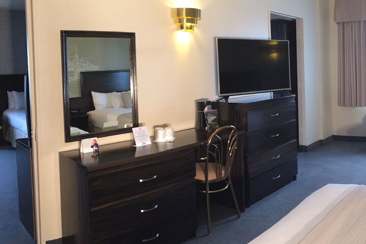 Room 21 of 34