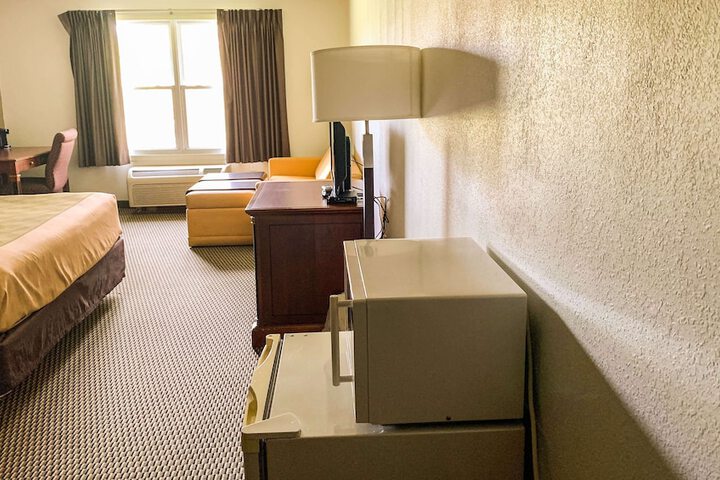 Room 16 of 33