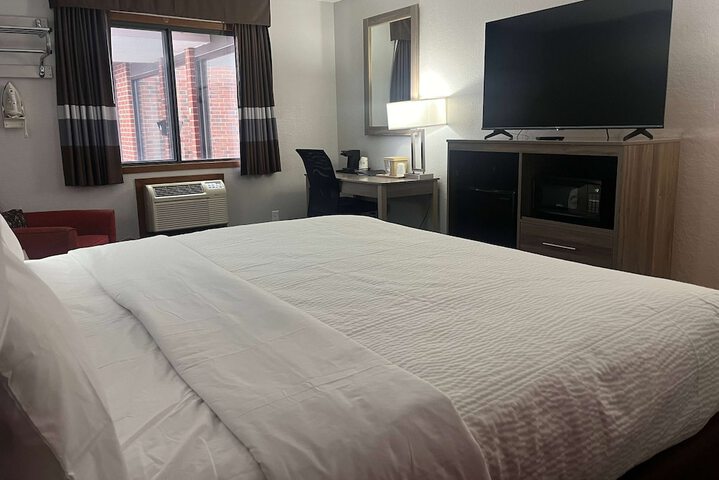Room 28 of 47