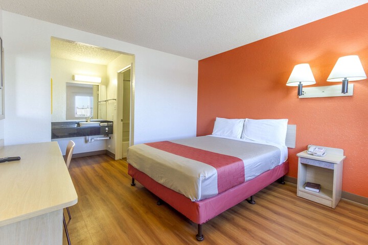 Room 19 of 25