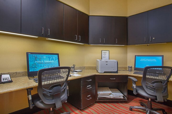 Business Center 34 of 34