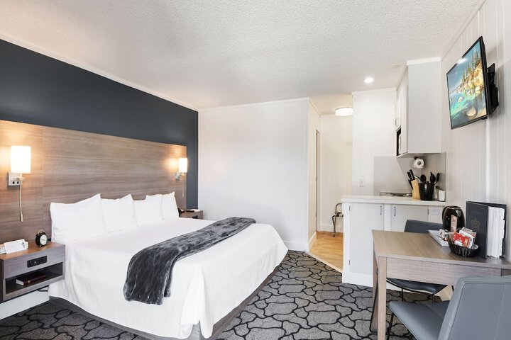 Crown Motel