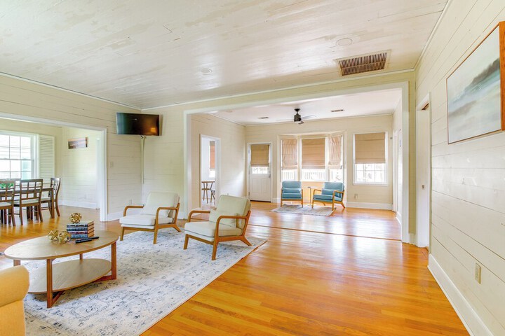 Walk Downtown: Home w / Yard in Clarksdale
