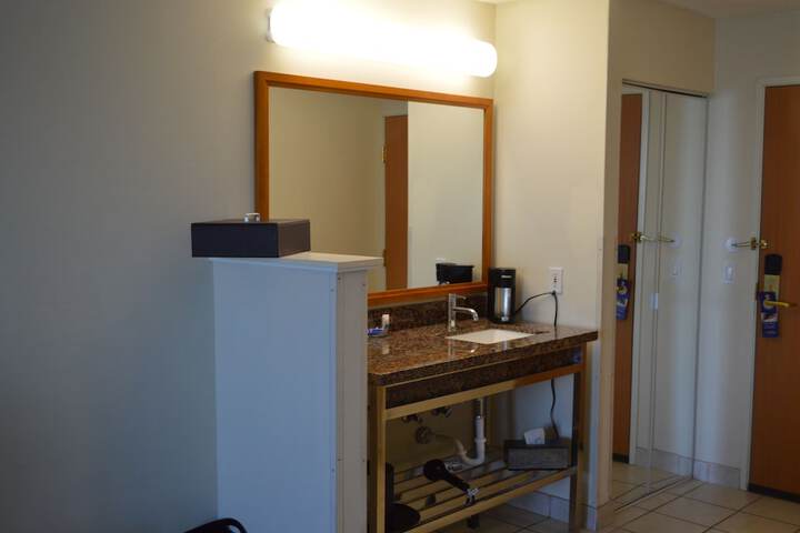 Room 26 of 47