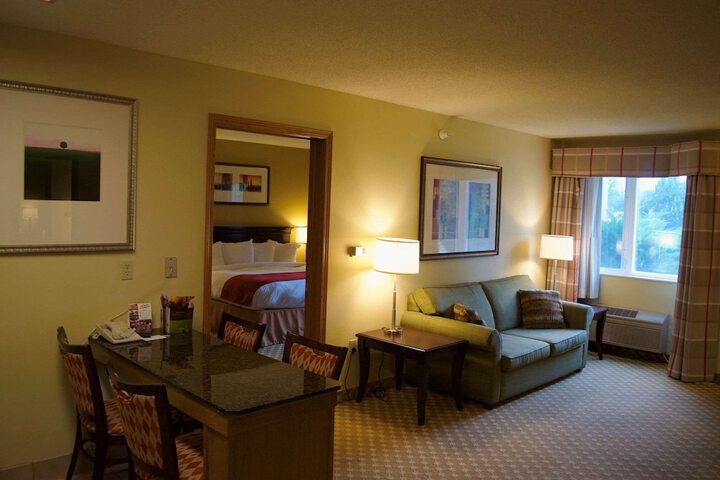 Room 5 of 28