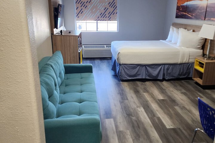 Room 62 of 143